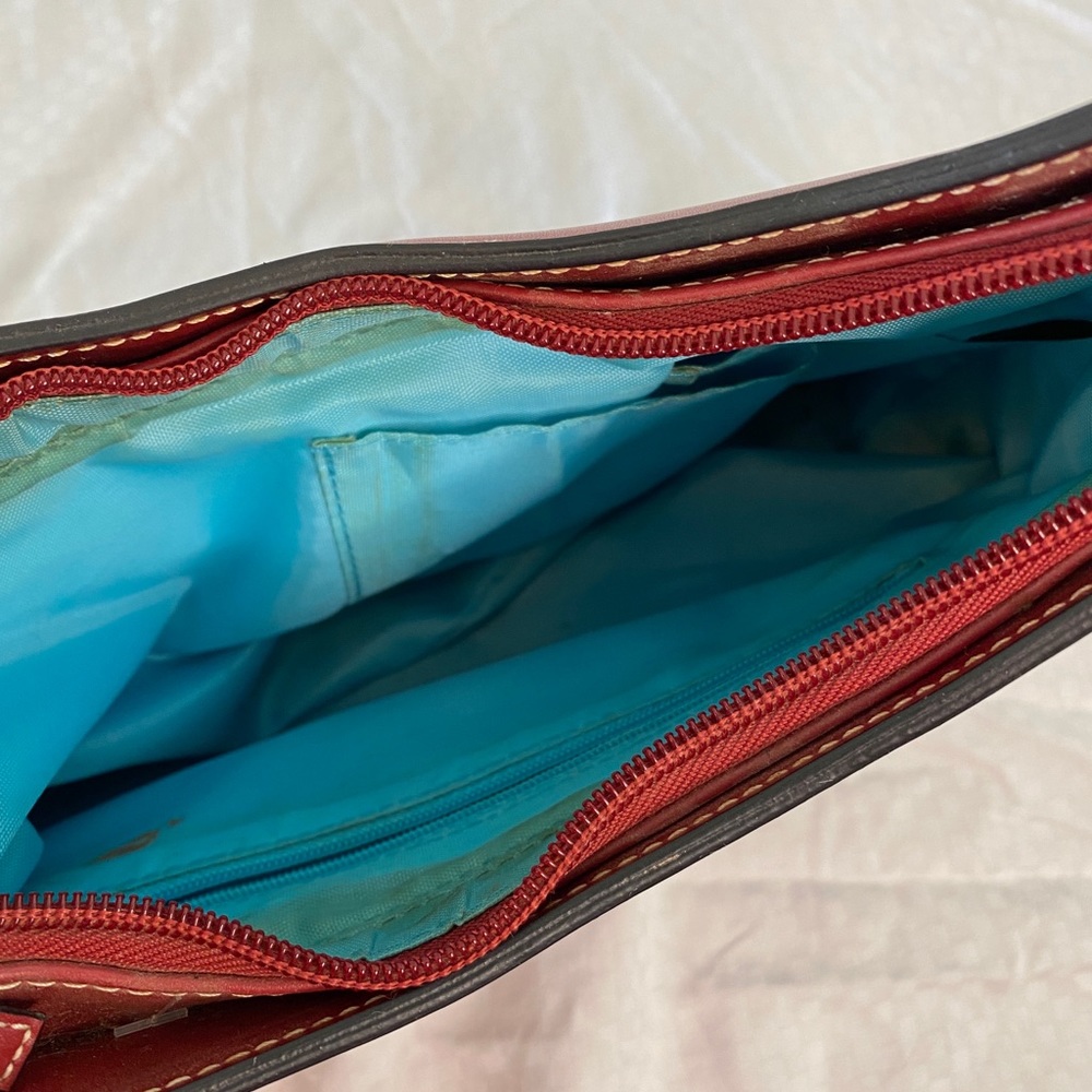 Gucci Embossed Shoulder Handbag - Picture 7 of 9